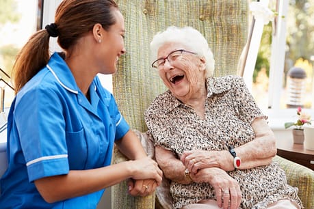 what is the difference between assisted living and memory care